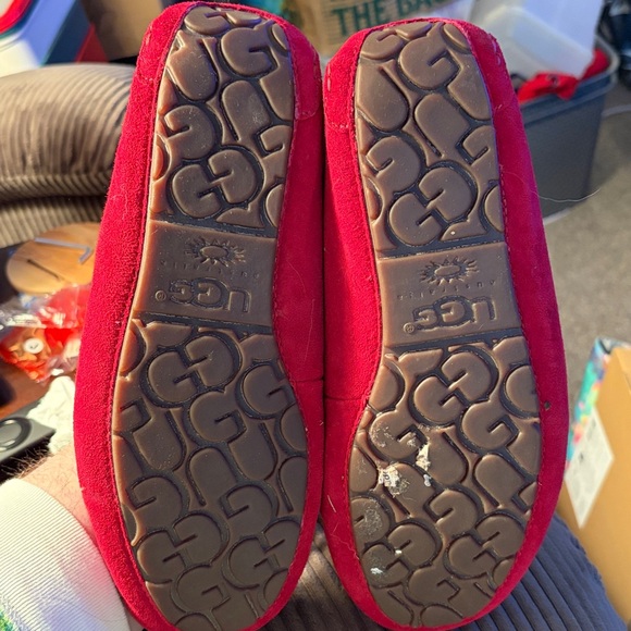 Red UGG Moccasins Women’s Size 9 - Picture 2 of 4